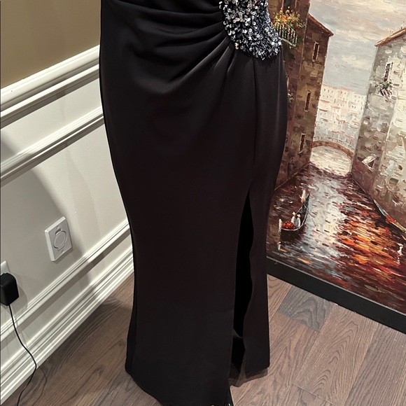 One Shoulder Sequins Detail Split Thigh Formal Dress - Picture 11 of 17